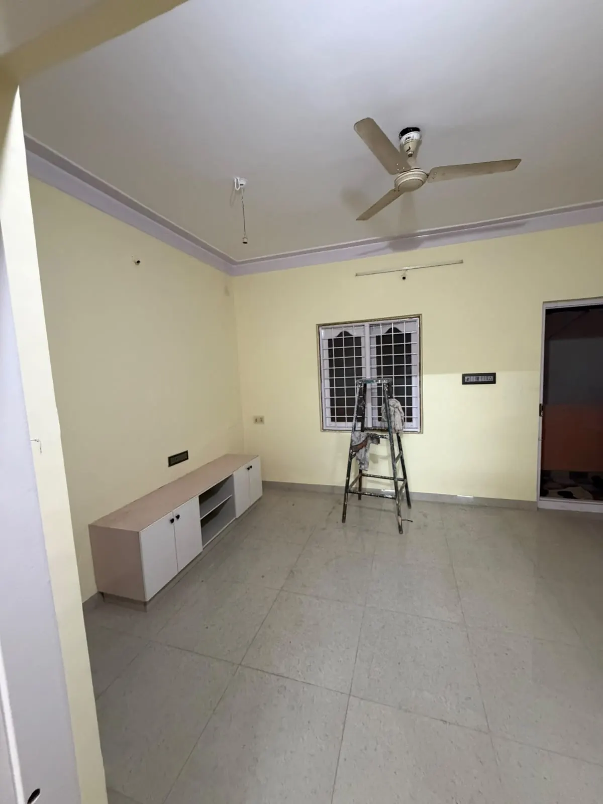 Hall / Living Room